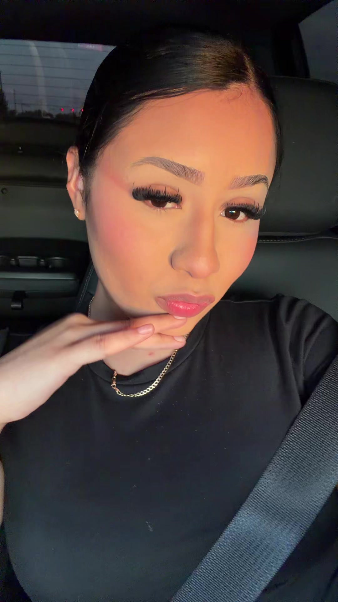 @bella