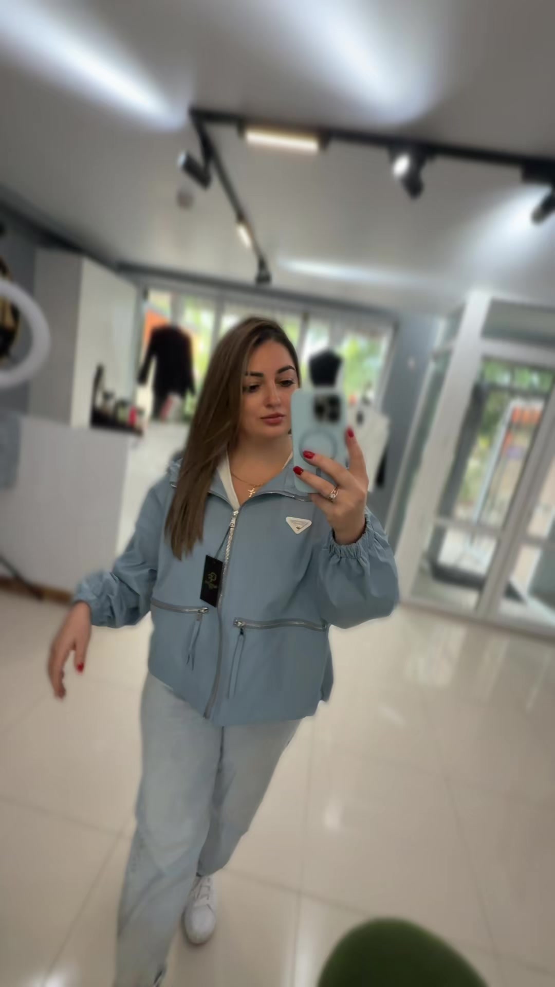 @Elena Novac