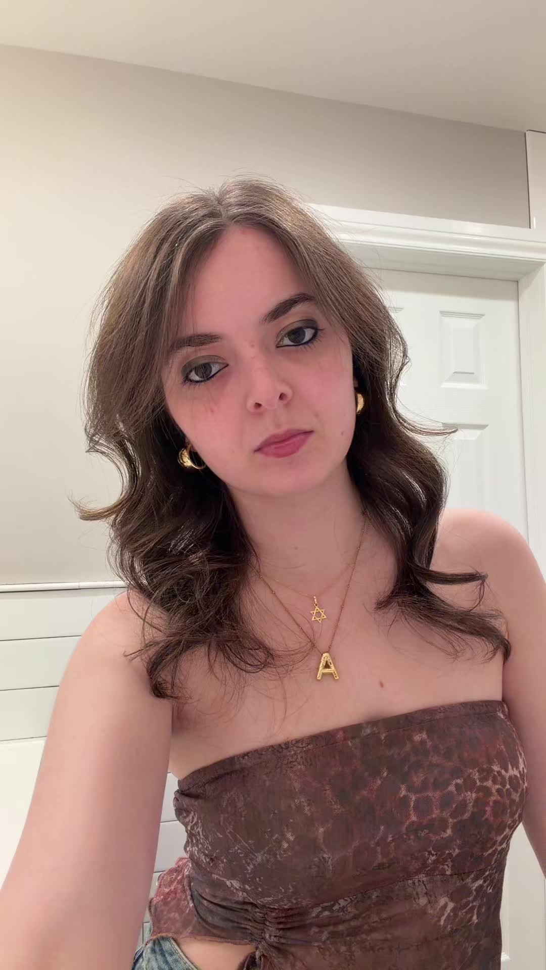 @Ava