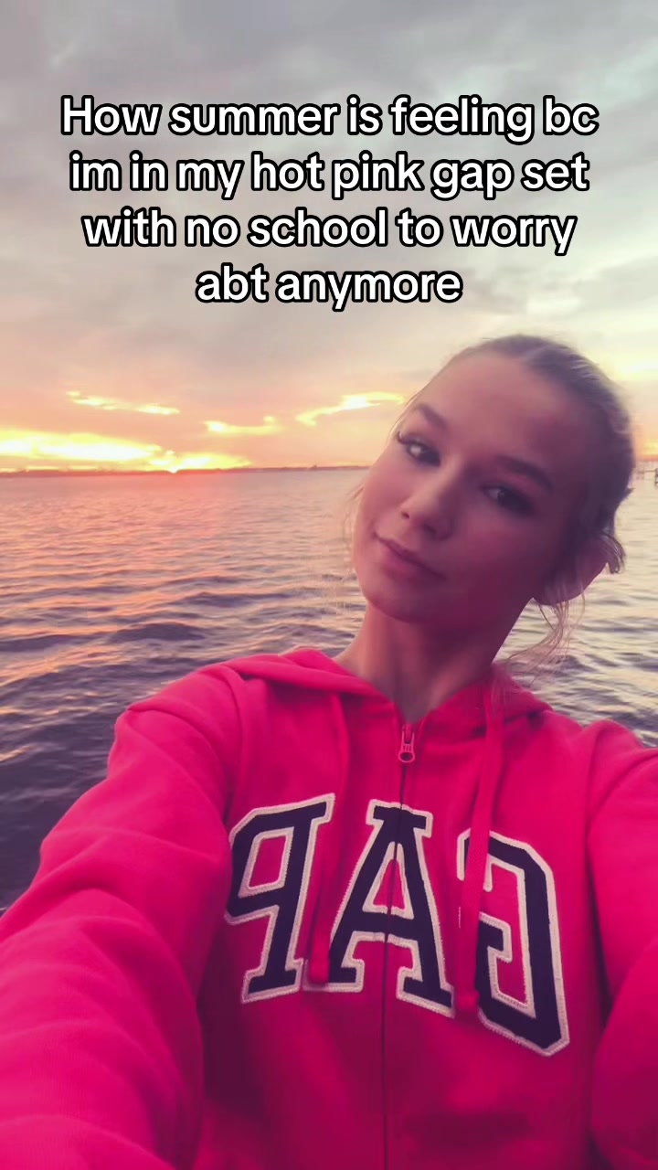 @𝙰𝚟𝚊 𝚋𝚛𝚎𝚠𝚜𝚝𝚎𝚛 <3