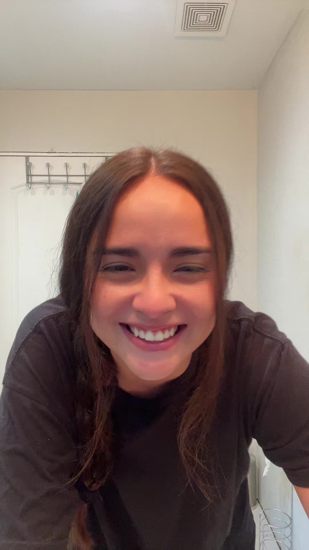 @_joanienicole