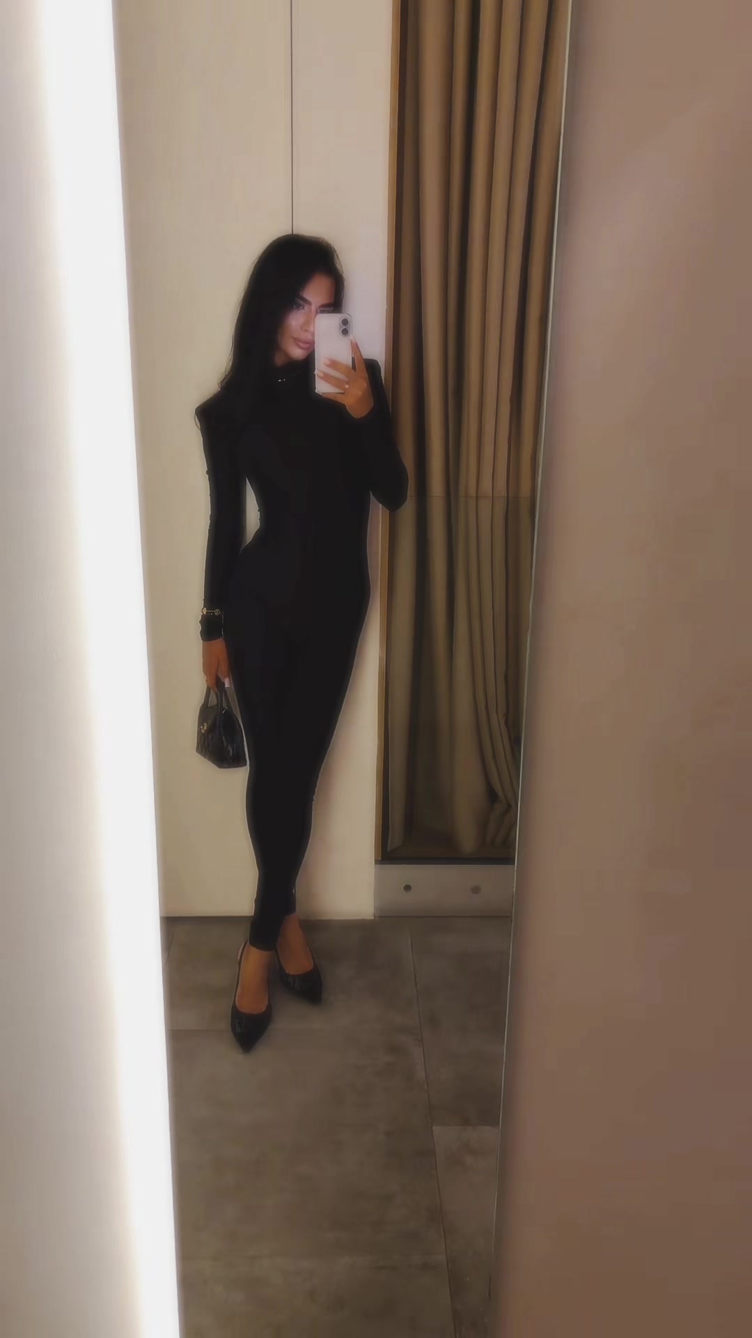 @Ева
