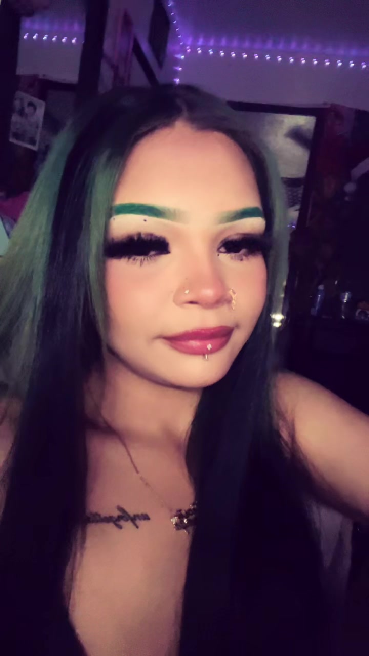 @𖣂
