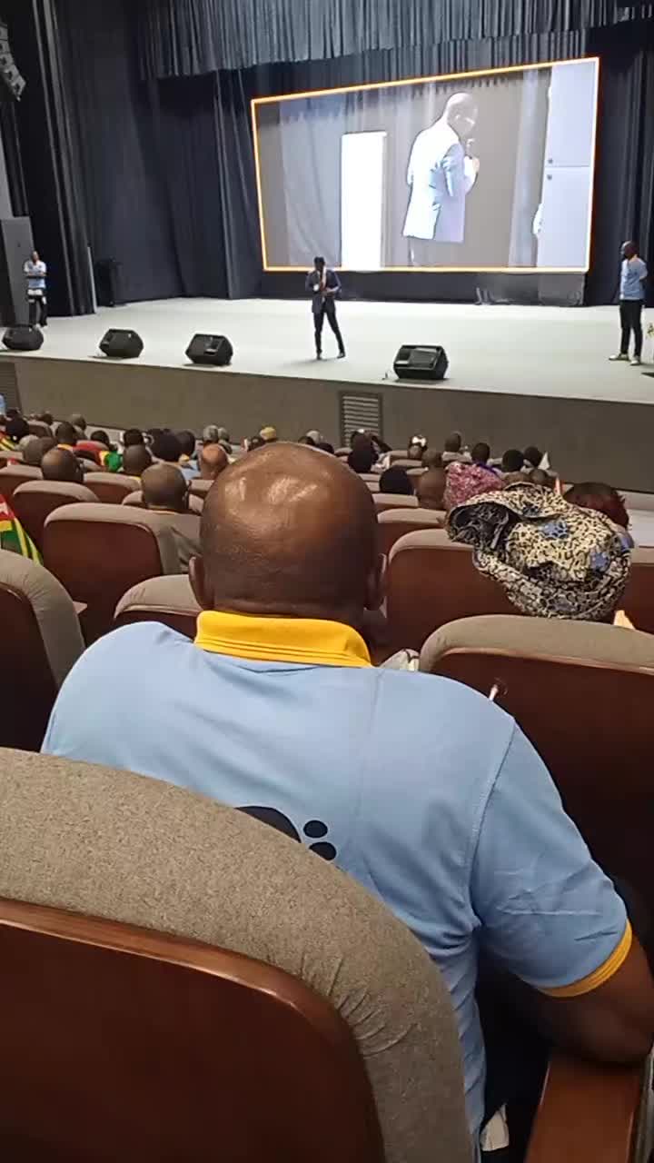@Akoli Penoukou