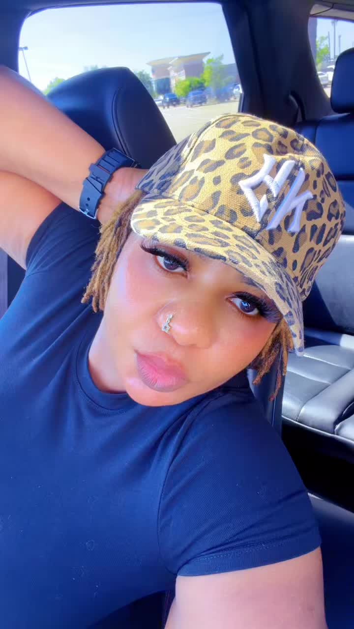 @LolaTokfinds