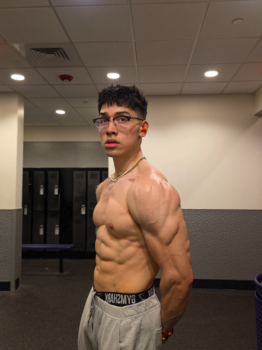@JohnnyAestheticz