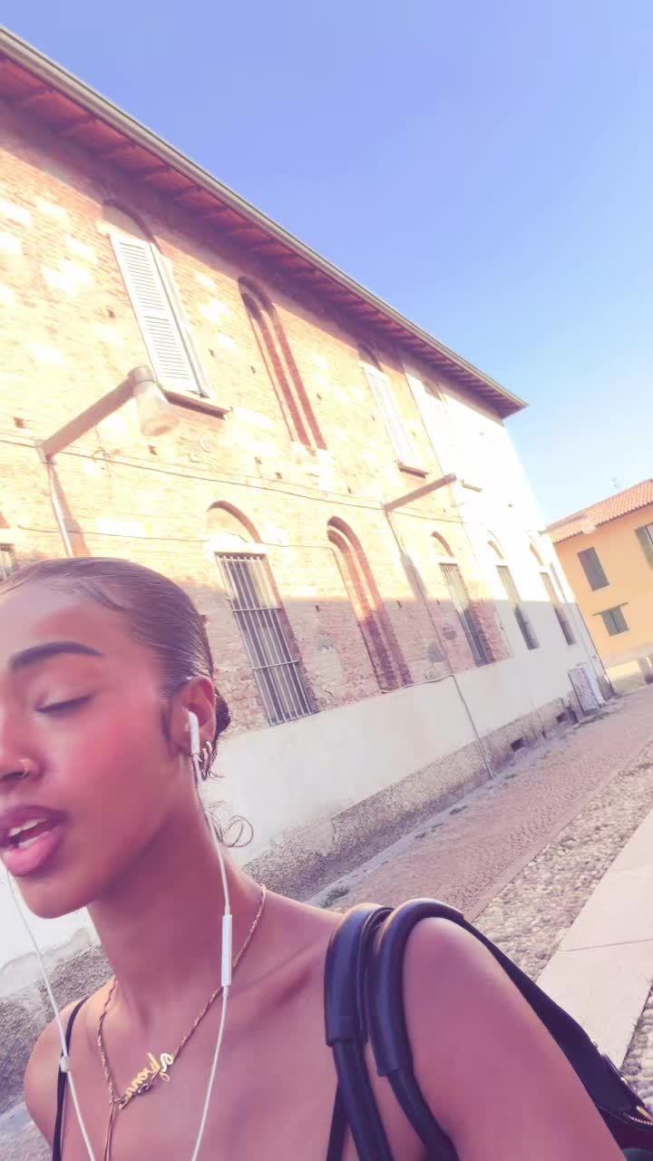 @badgalivy_
