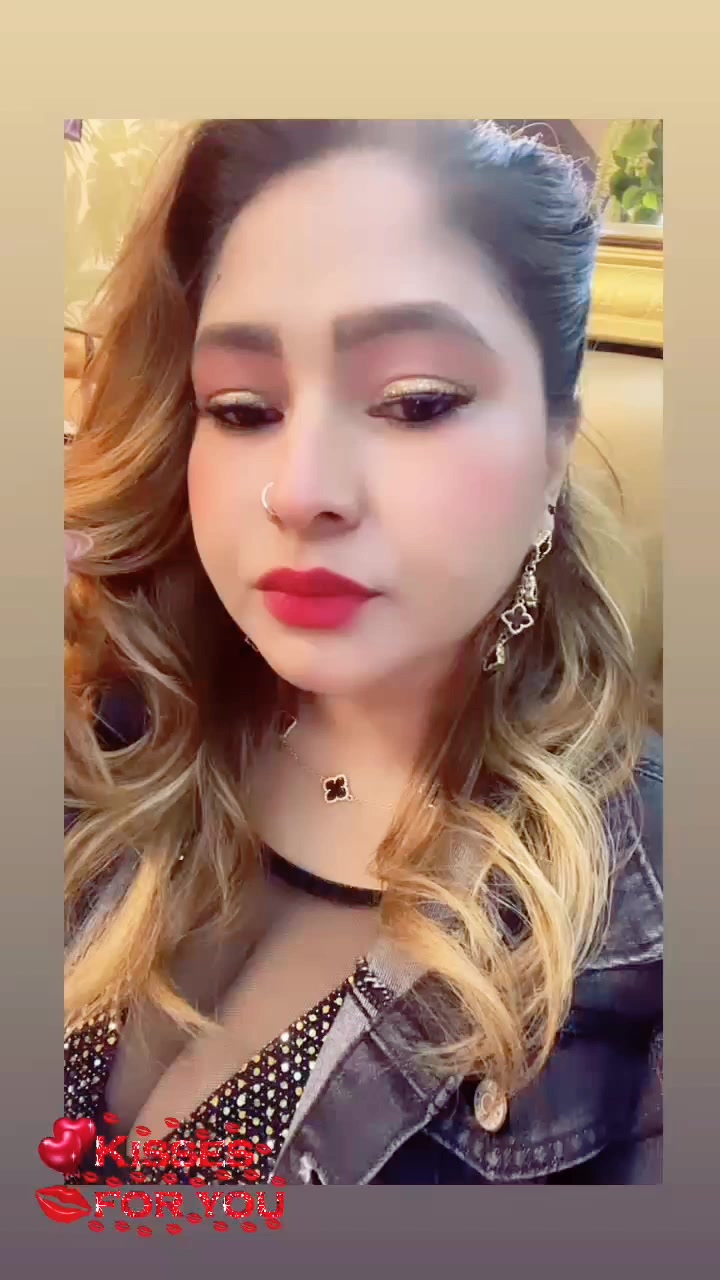 @*Mizz_Becky*