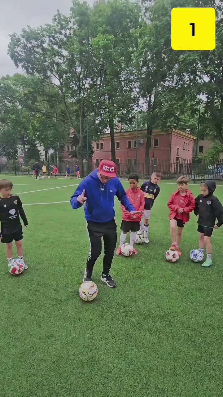 @Trener Dryblingu Piłkarskiego