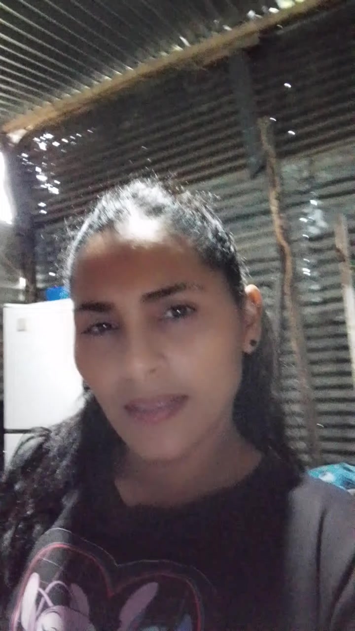 @la de ojitos lindos ๐