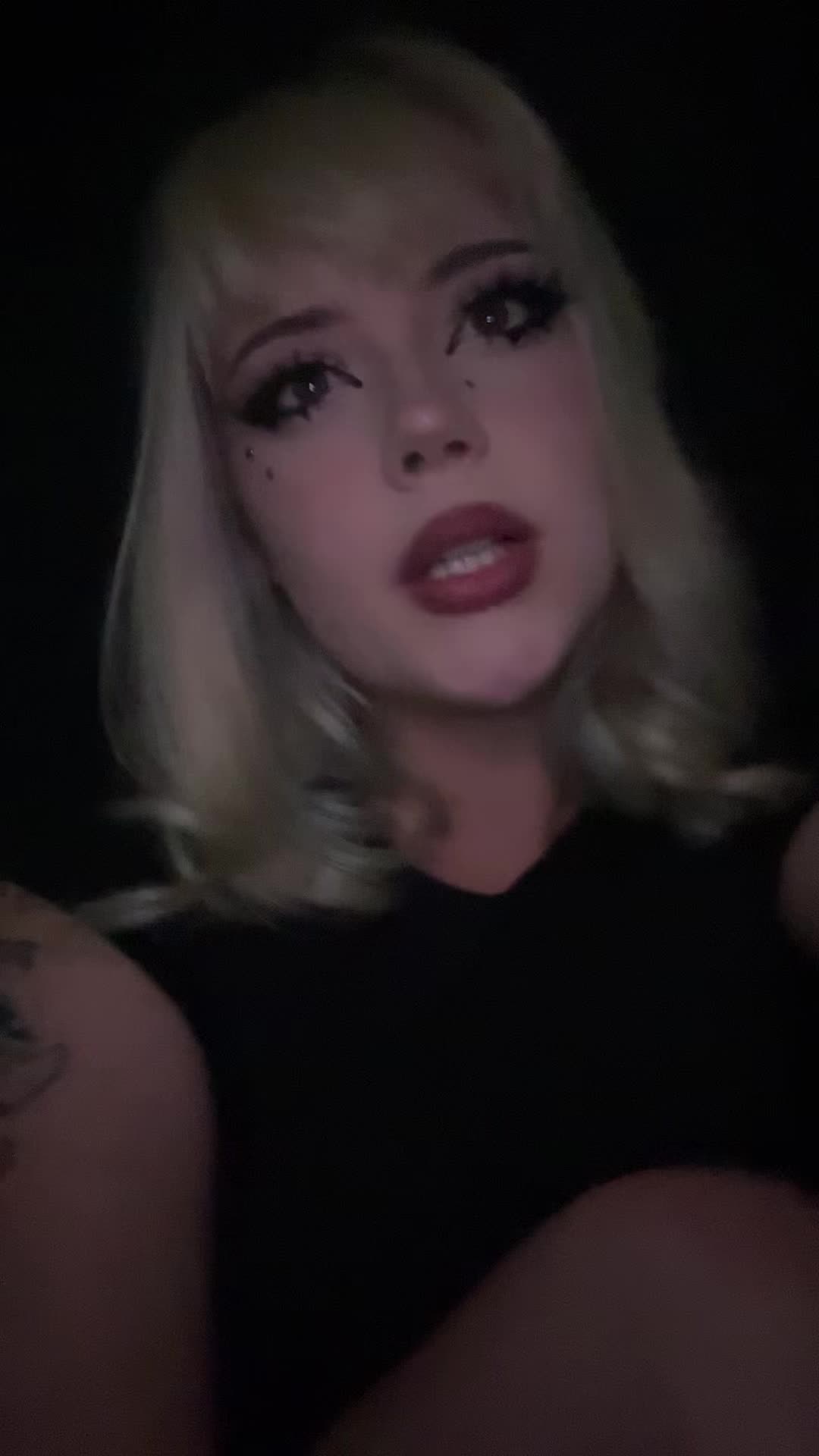 @✧・゚: *✧ emma rose ✧*:・゚✧