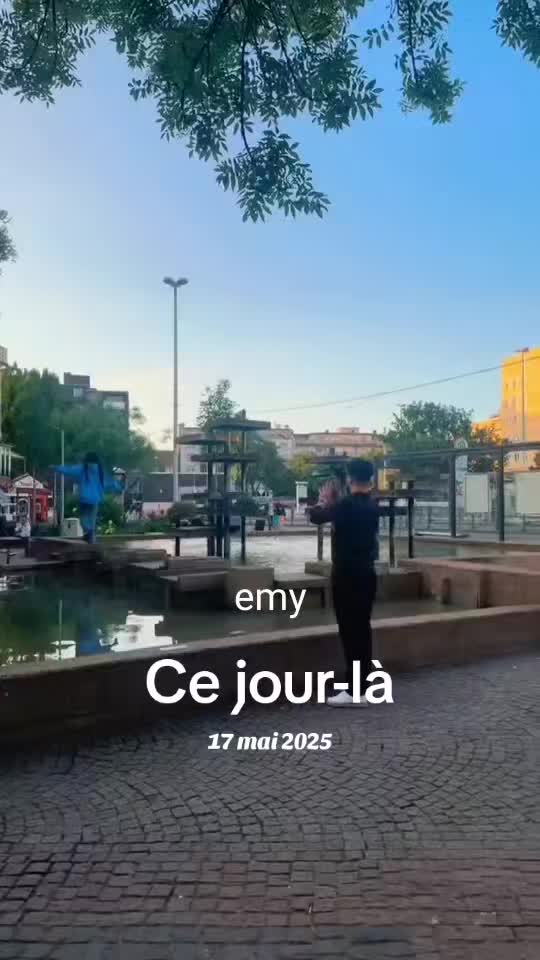@Emy 🦋⚡