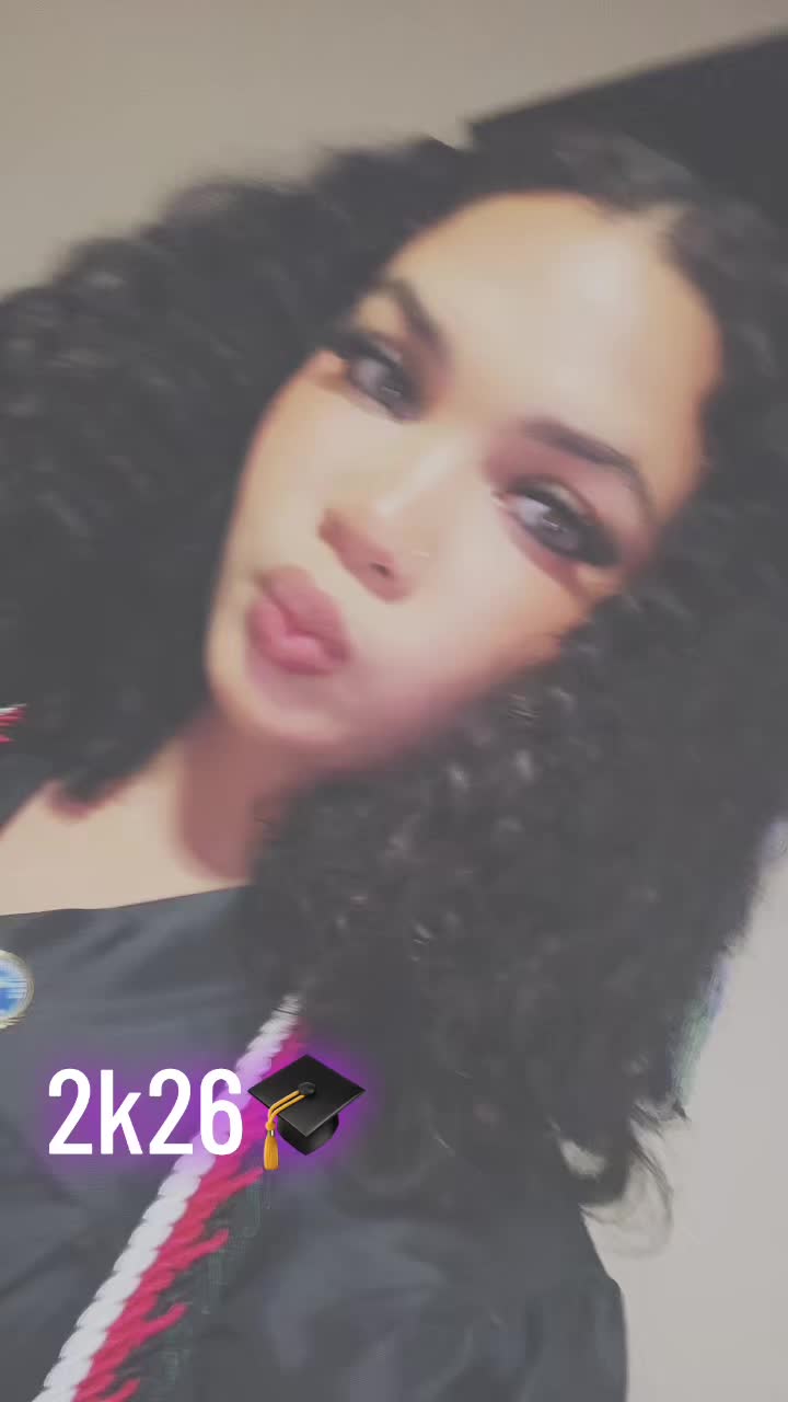 @Bella