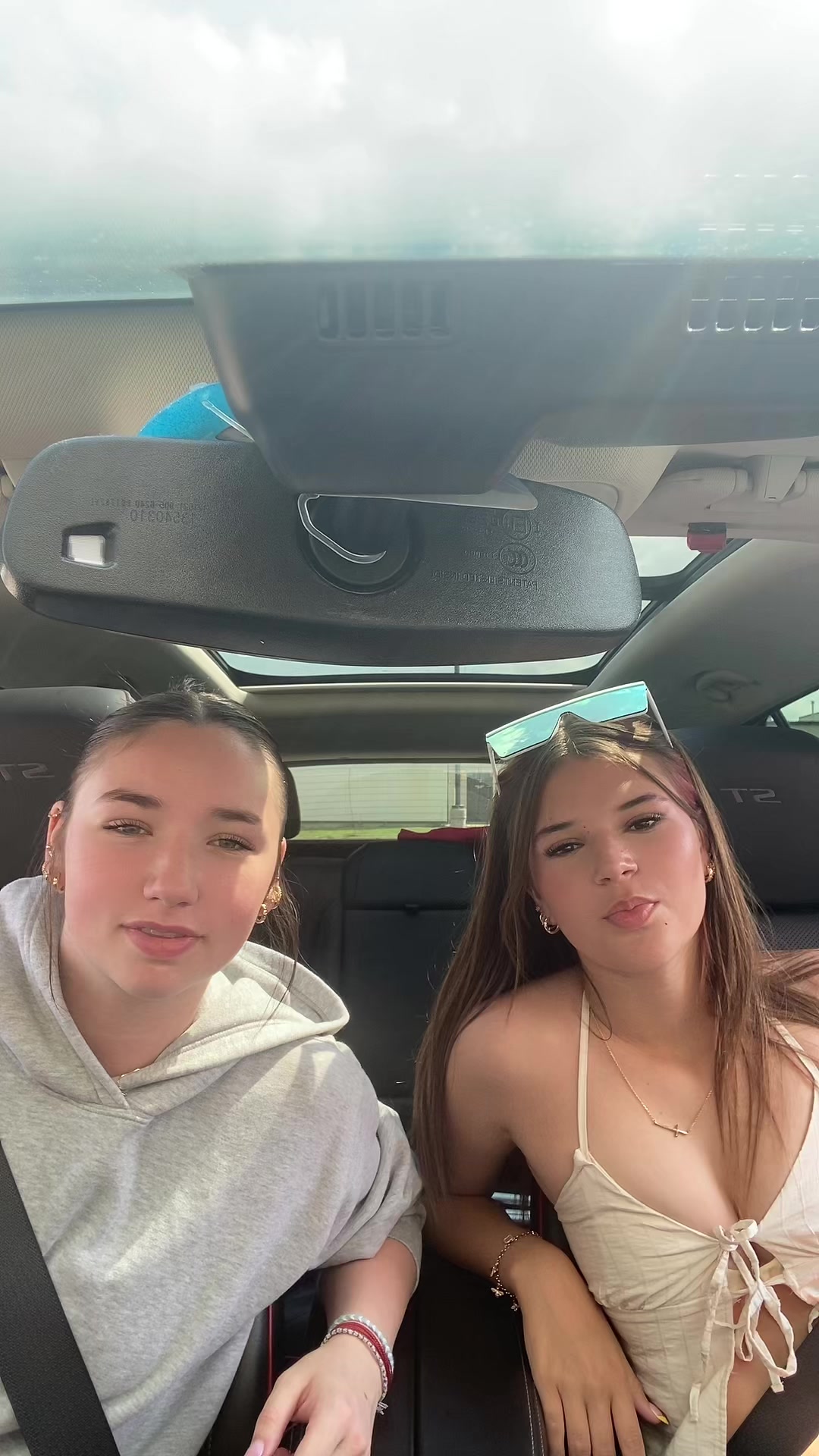 @BellaandTori