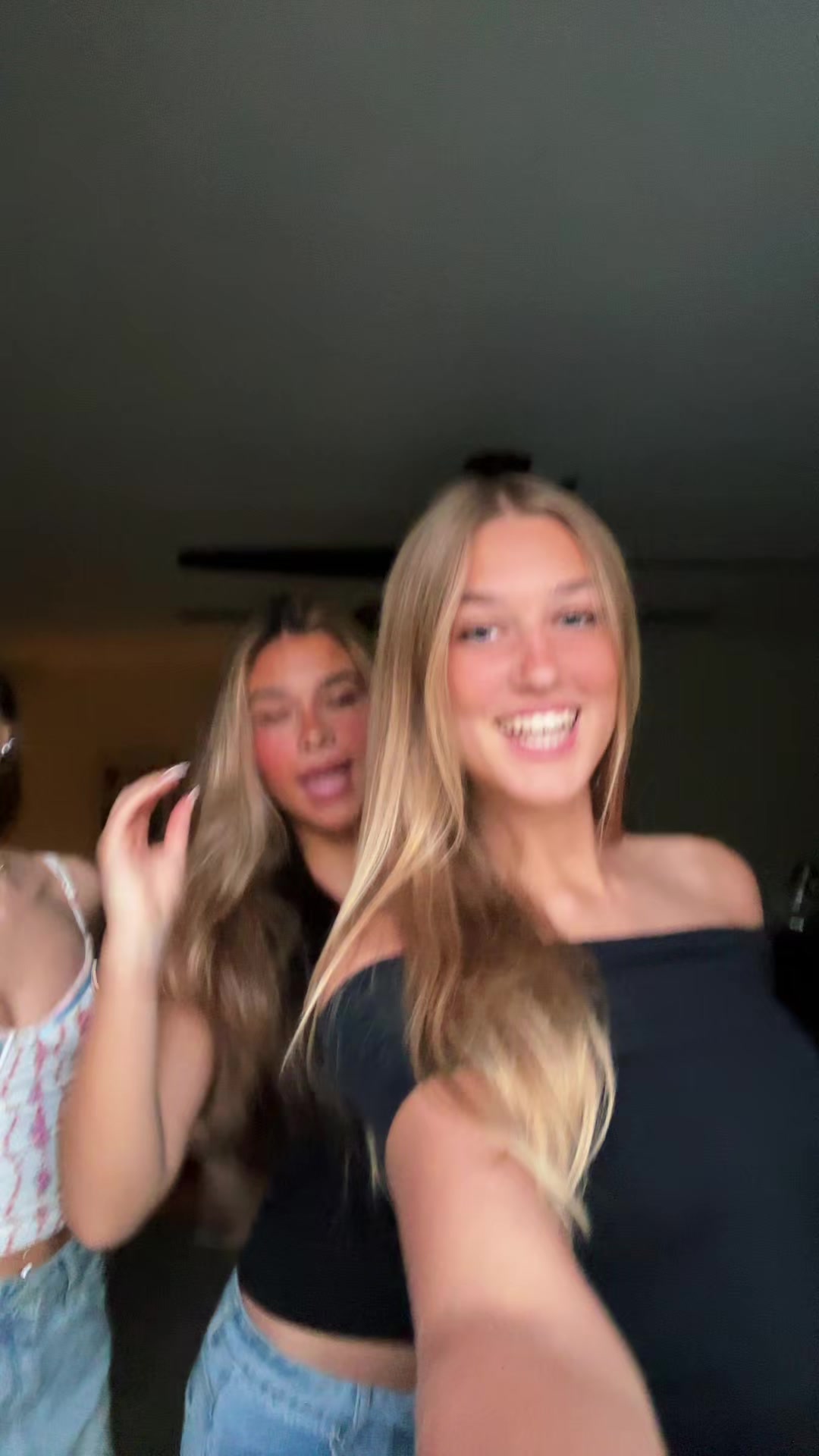 @Ella