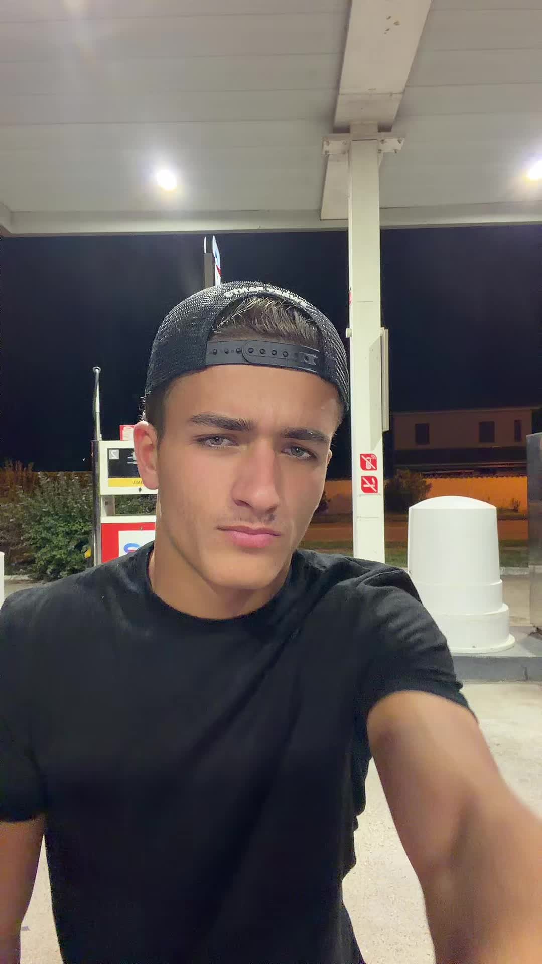 @r0main