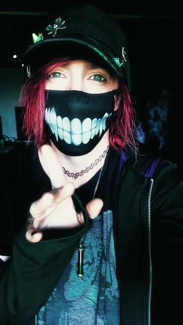 @☆ E҉C҉H҉O҉ ⛧ 🇨🇦