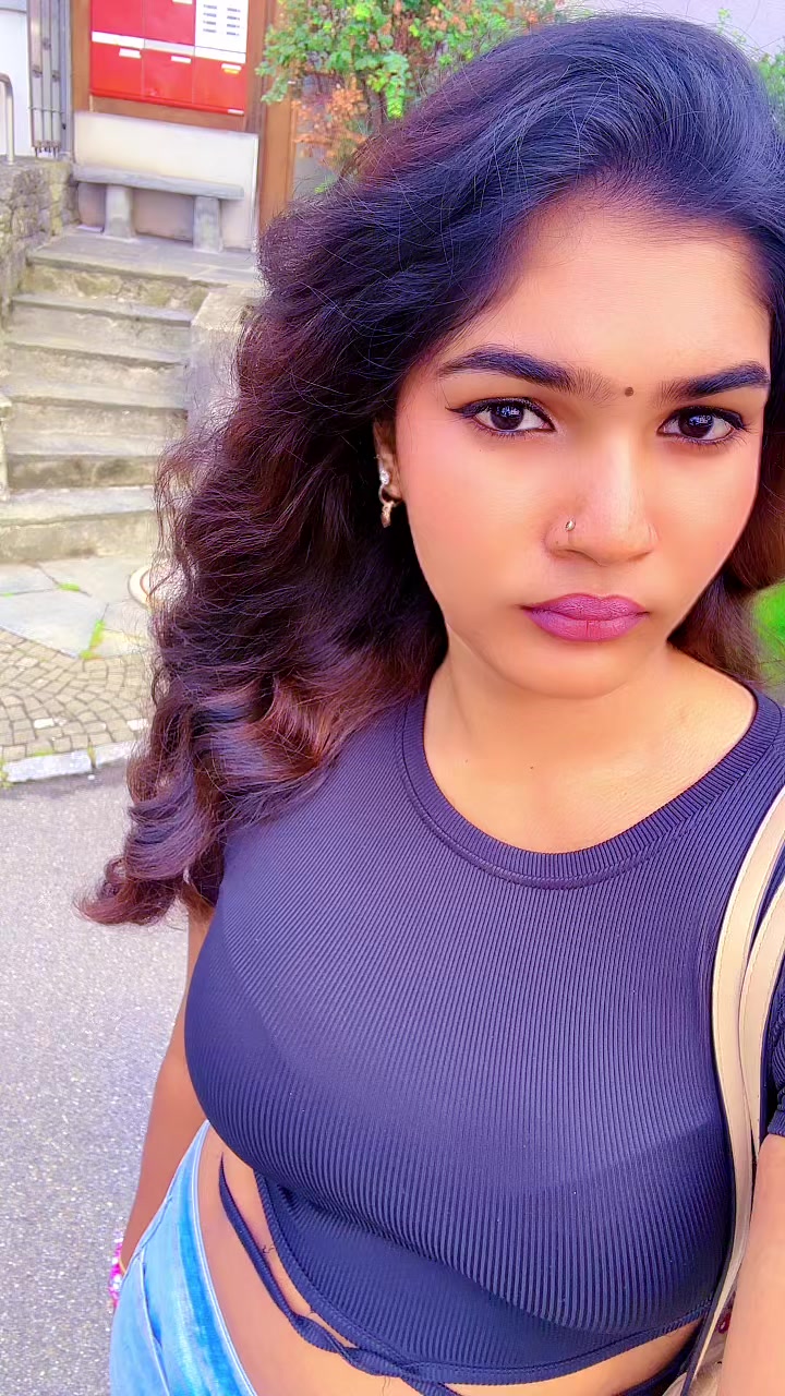 @கள்ளி ராணி👑♥️💋🇨🇭