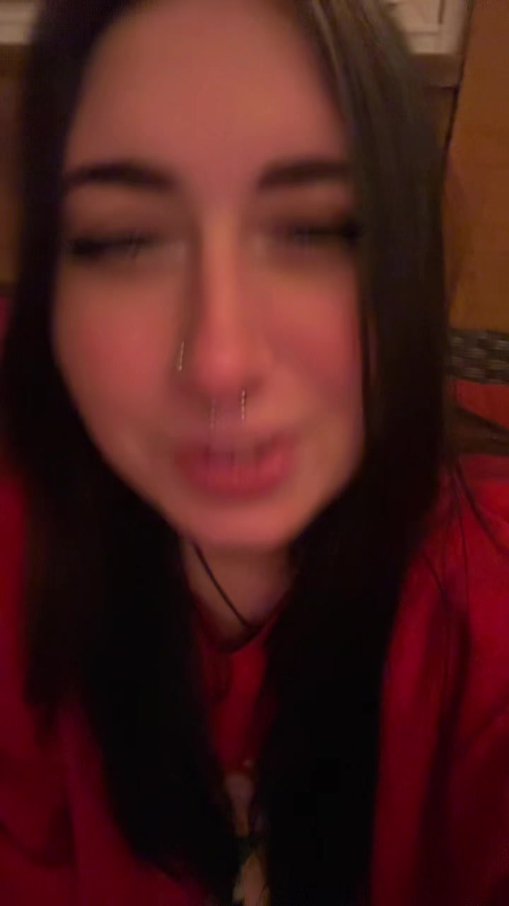 @Emileejo_