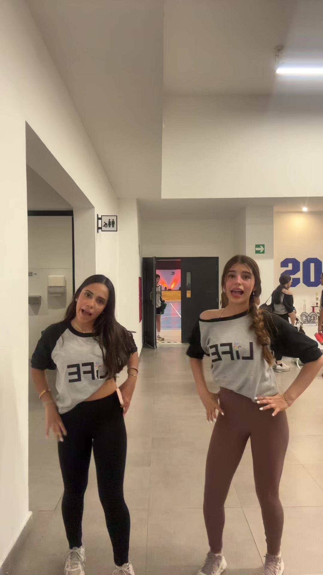 @Aitana