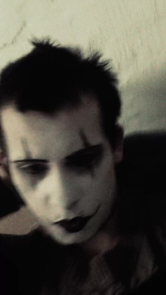 @⛧little goth bat hannah⛧
