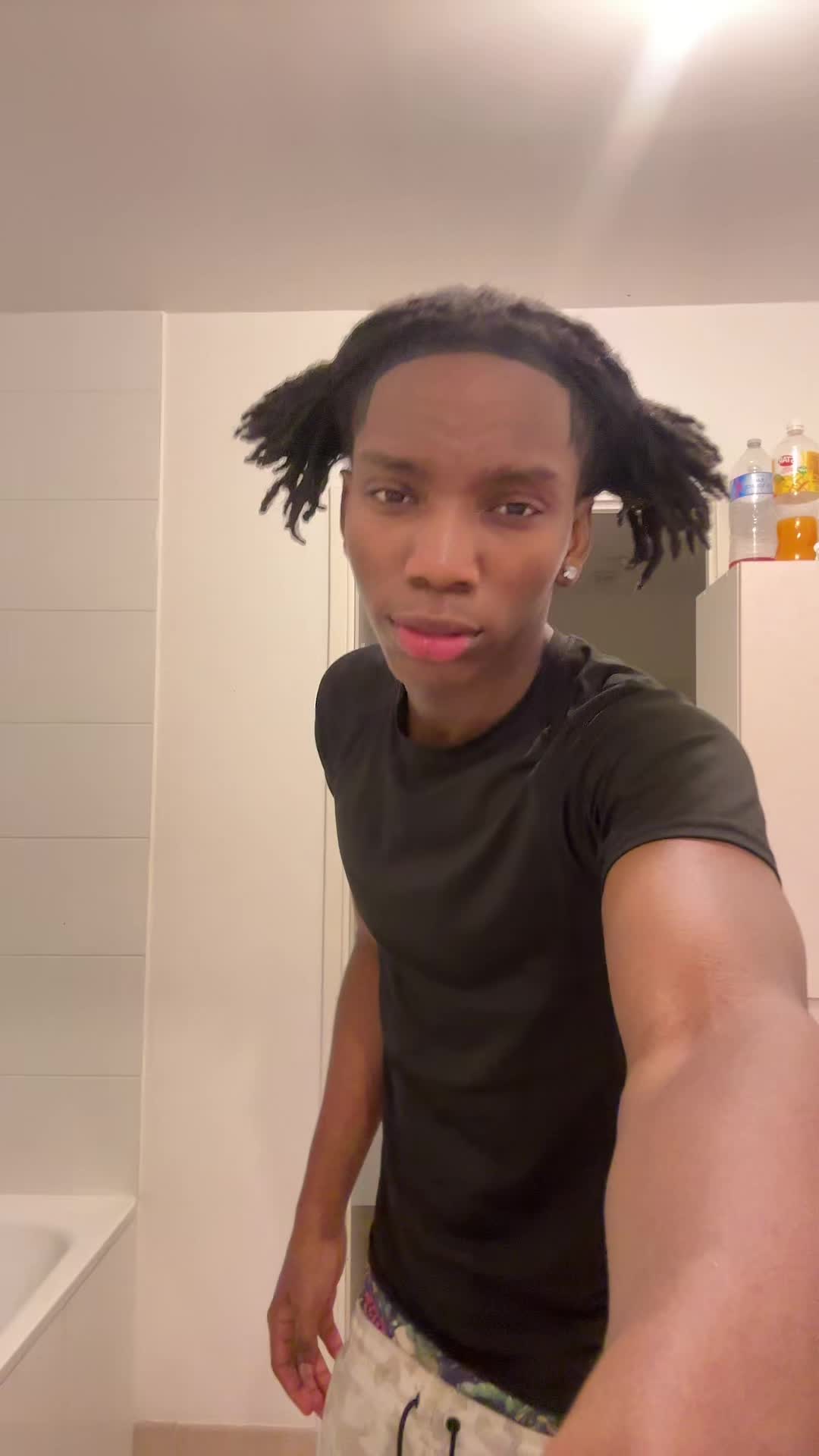 @Fingerman👅🇨🇬