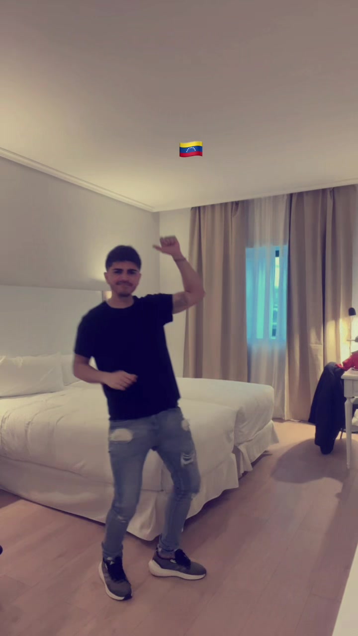 @SaintLaurent21🤴🏻🧿