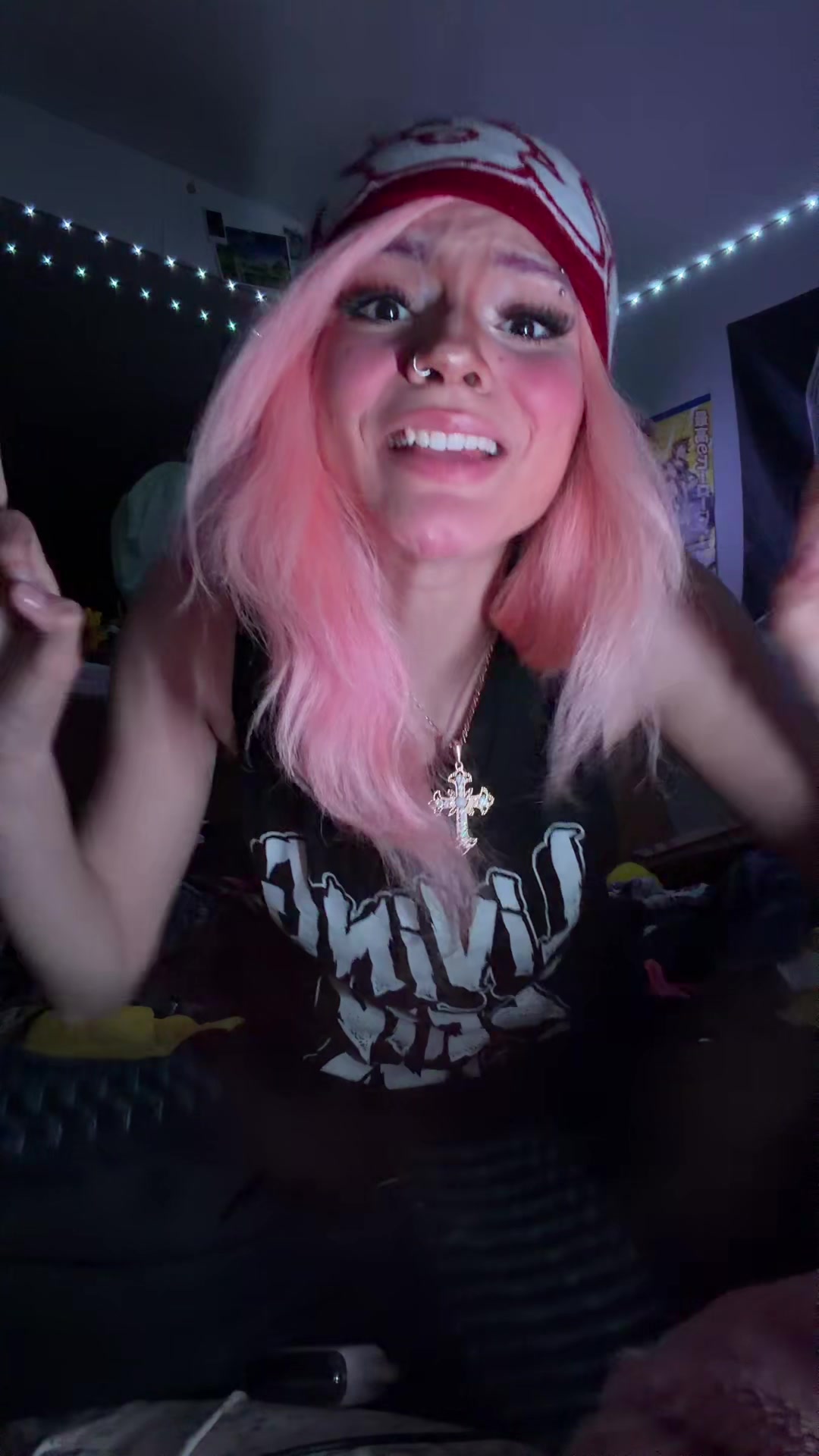 @🥳