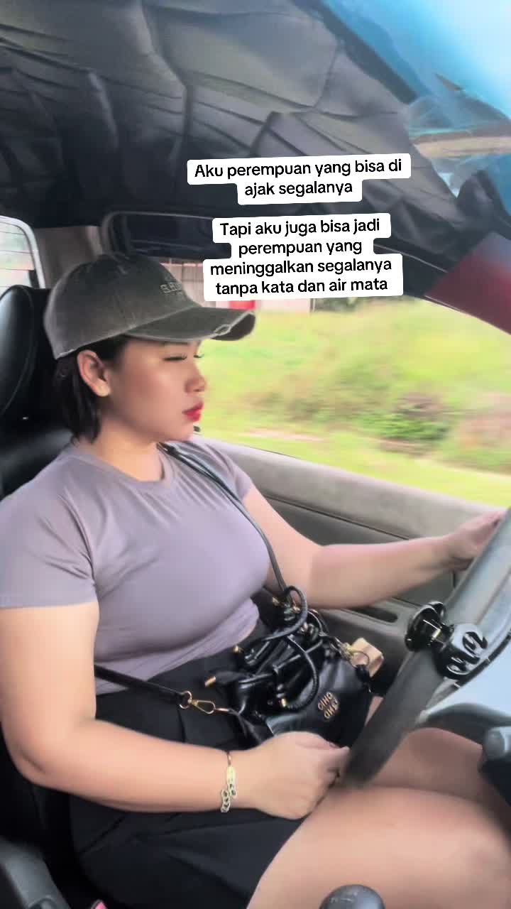 @julia frinella sari