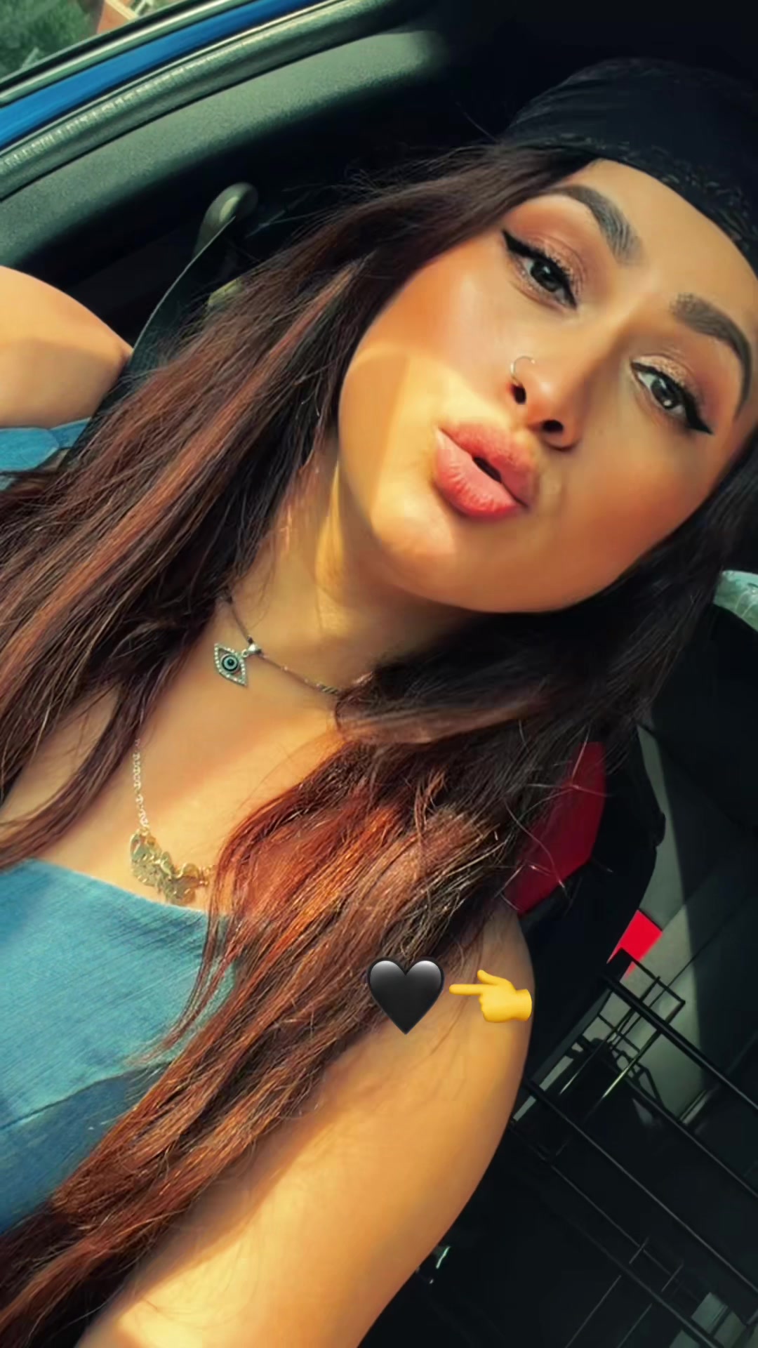 @Anahi