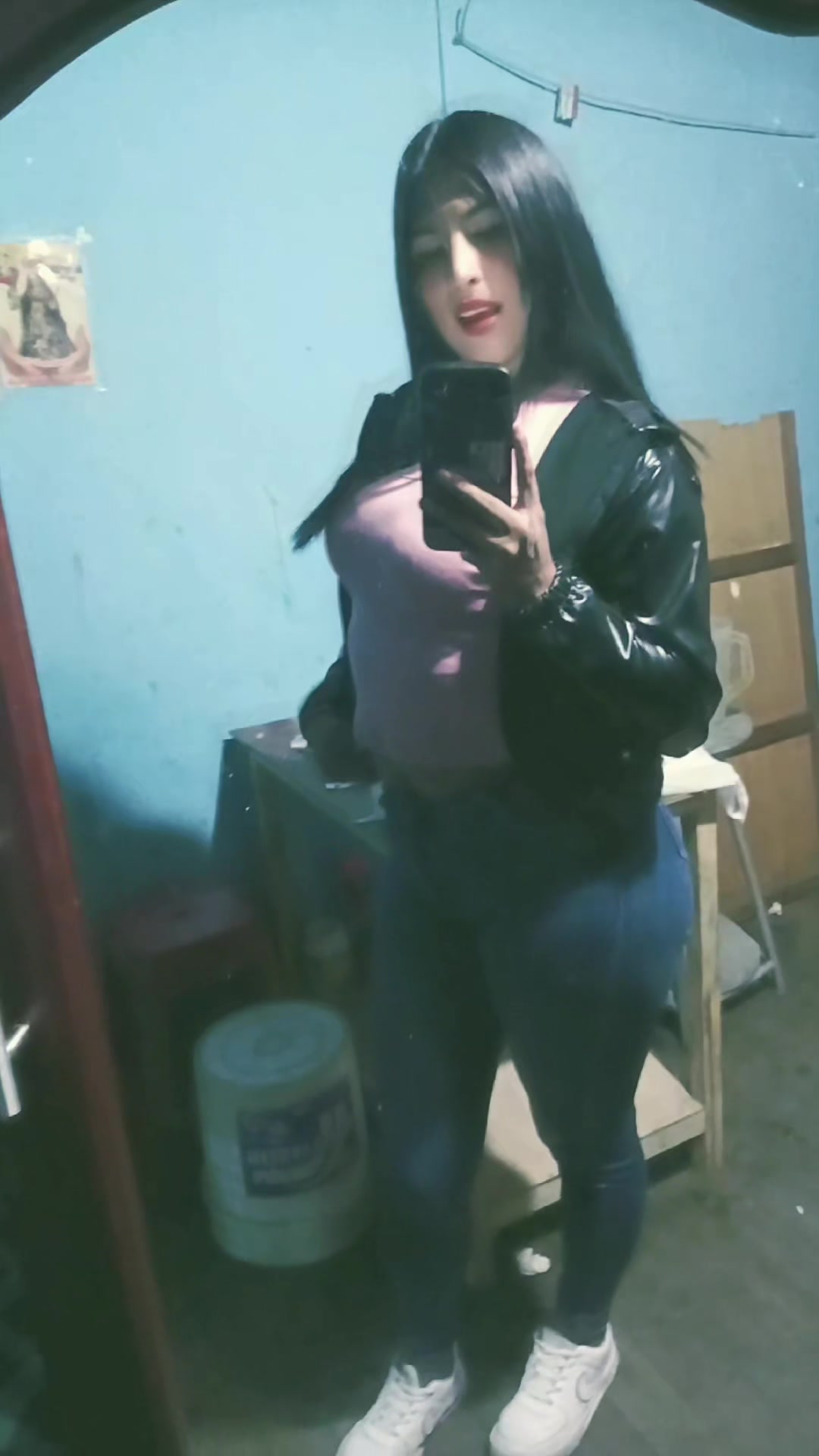 @tu loquita 😏