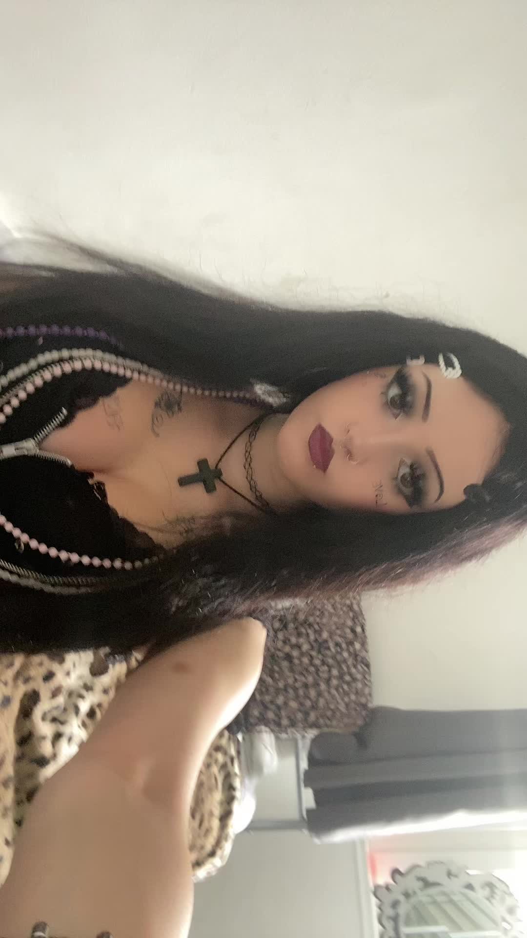 @🕷️
