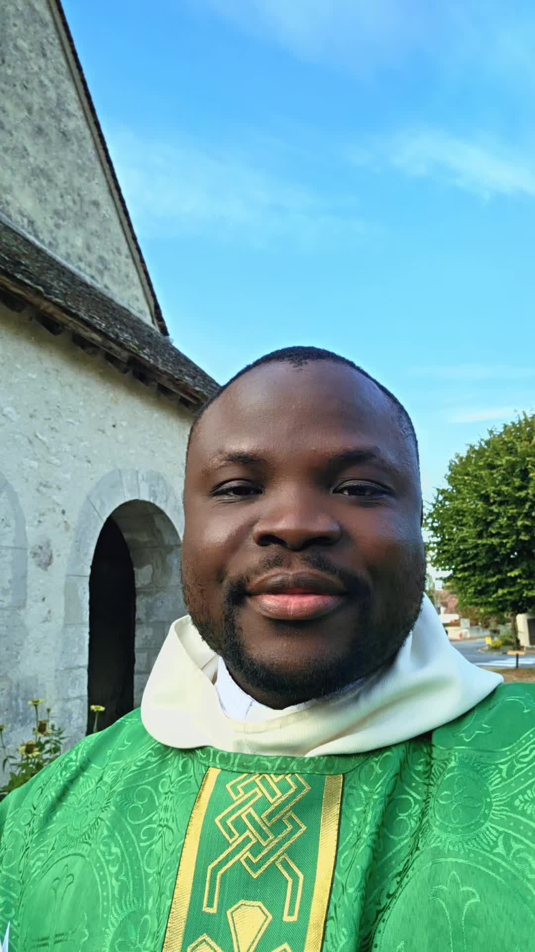 @Padre Pr&eacute;cieux 🇨🇵🇻🇦
