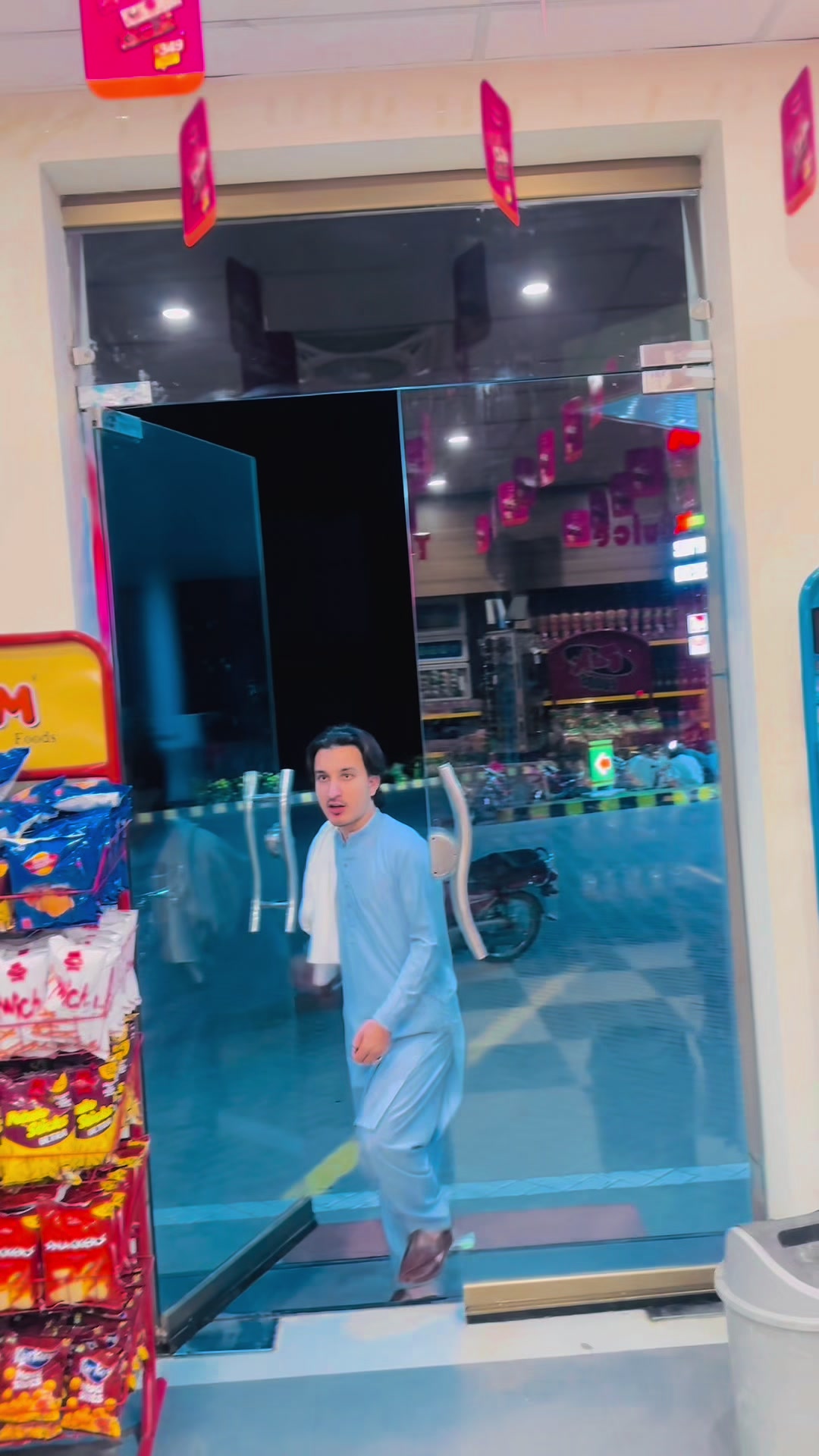 @𝑯𝒂𝒓𝒊𝒔 𝒌𝒉𝒂𝒏 💸