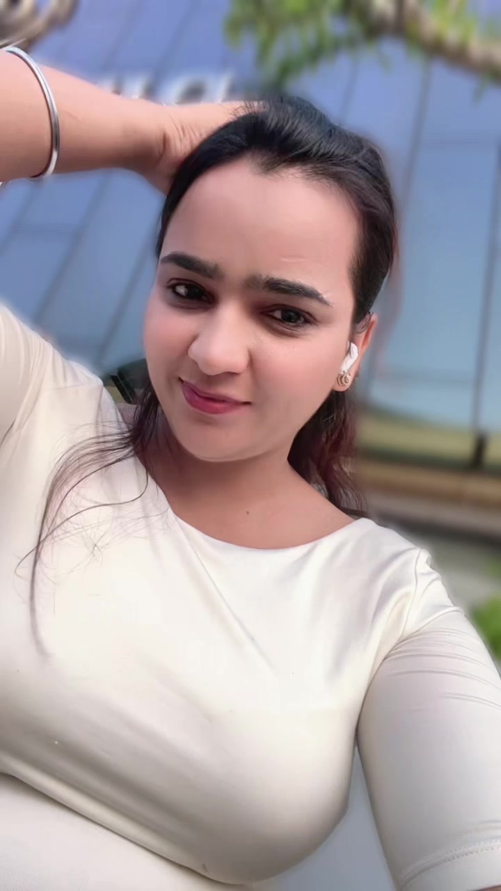 @🦅👸Self Đẹpendent Jatti👸🕊️