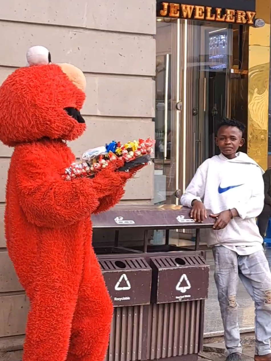 @Elmo