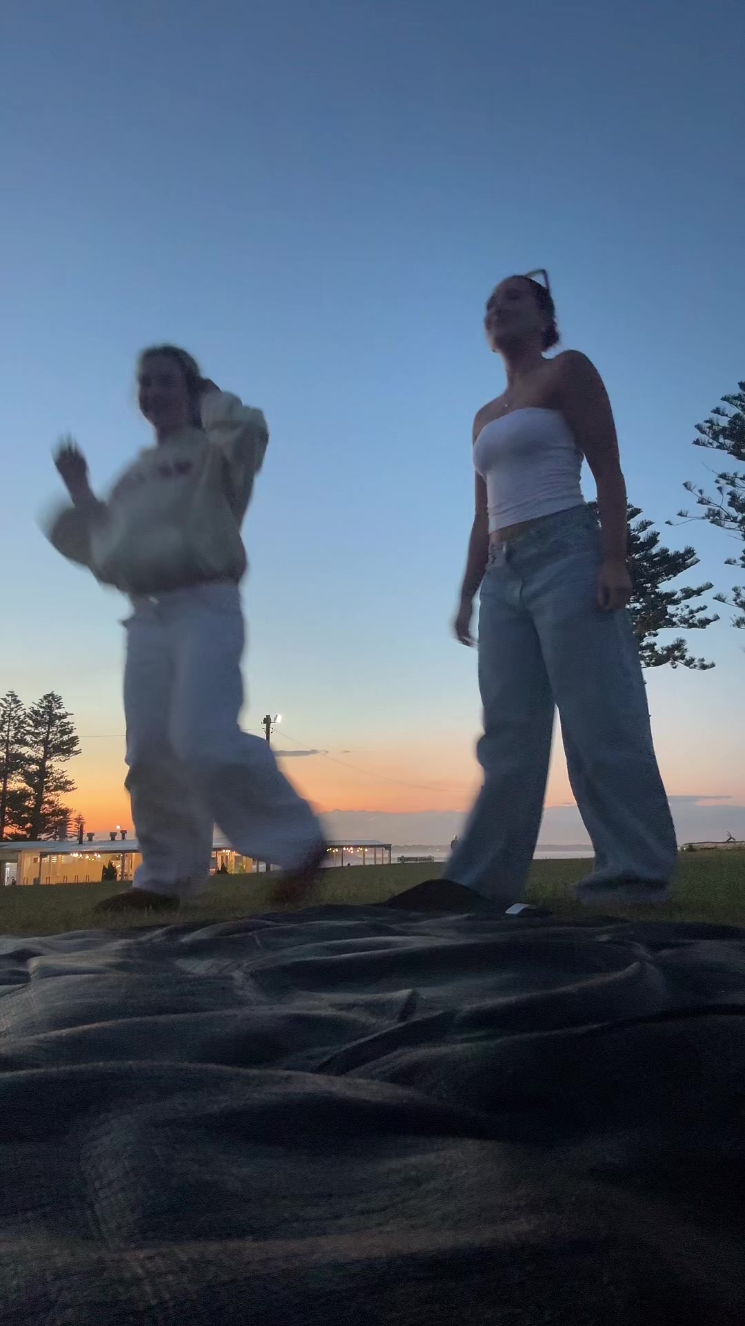 @🚶&zwj;♂️