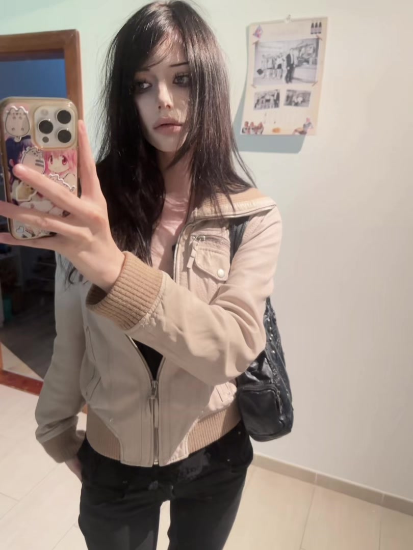 @🧛🏻♀️