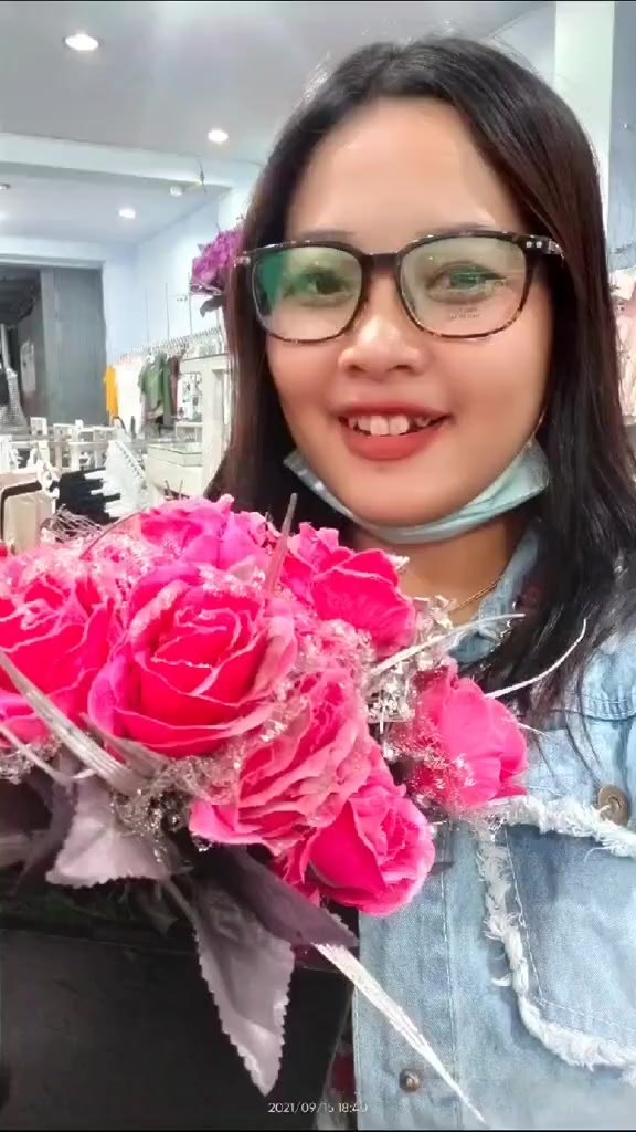 @Dewi Kitty🍑