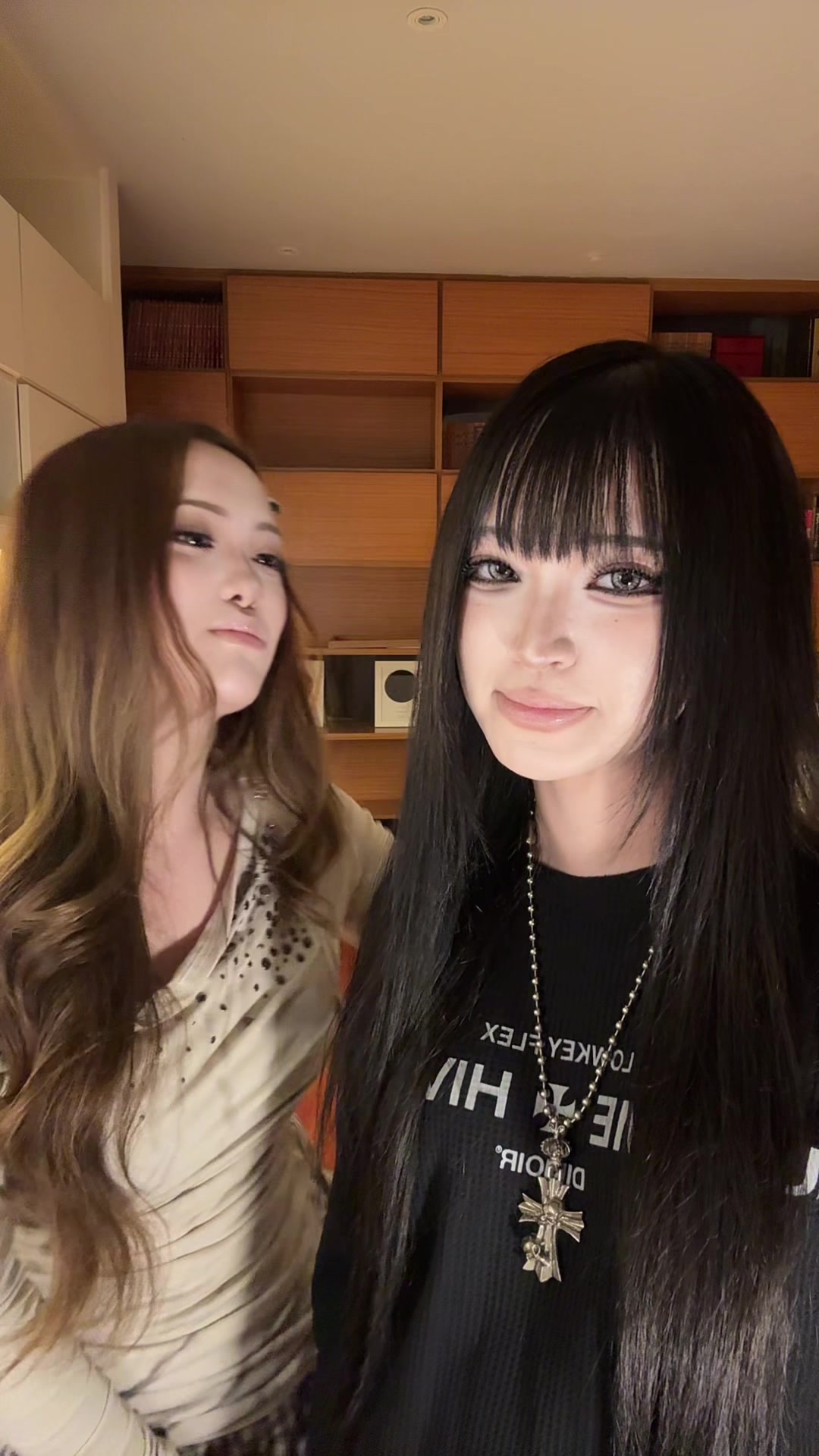 @yeshelys