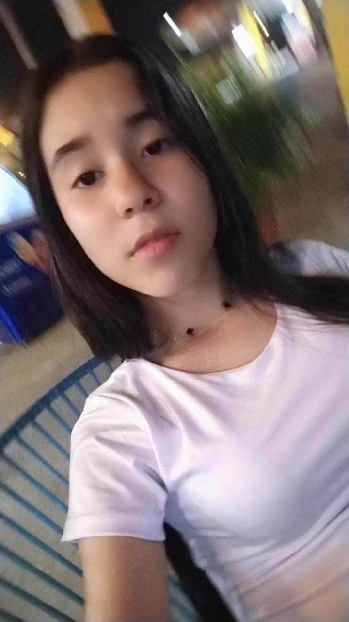 @bella valles