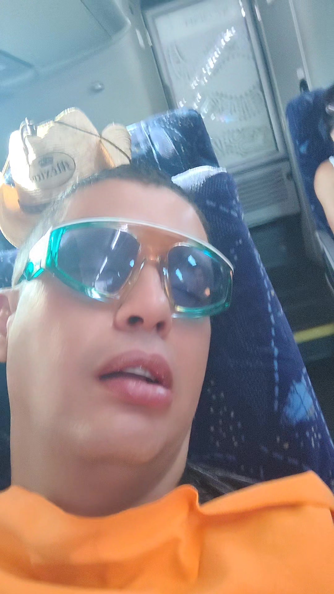 @Carlos De niz