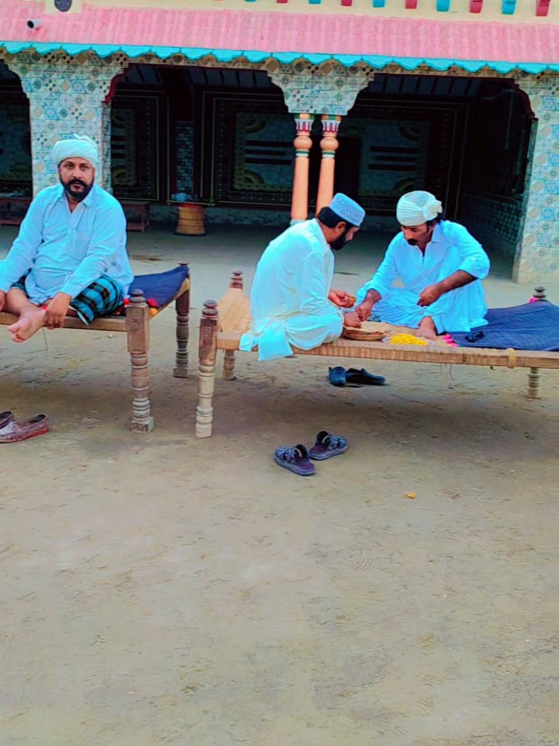 @Sindhi ('-')