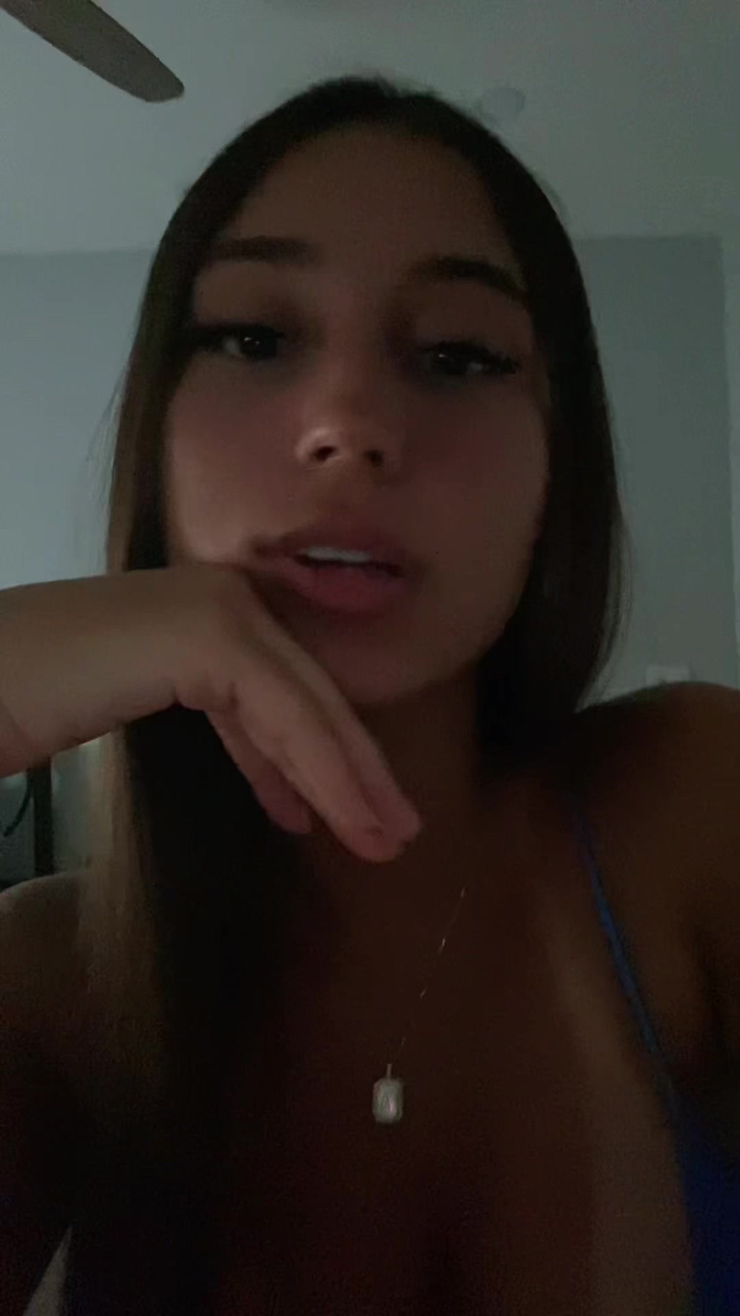 @abril