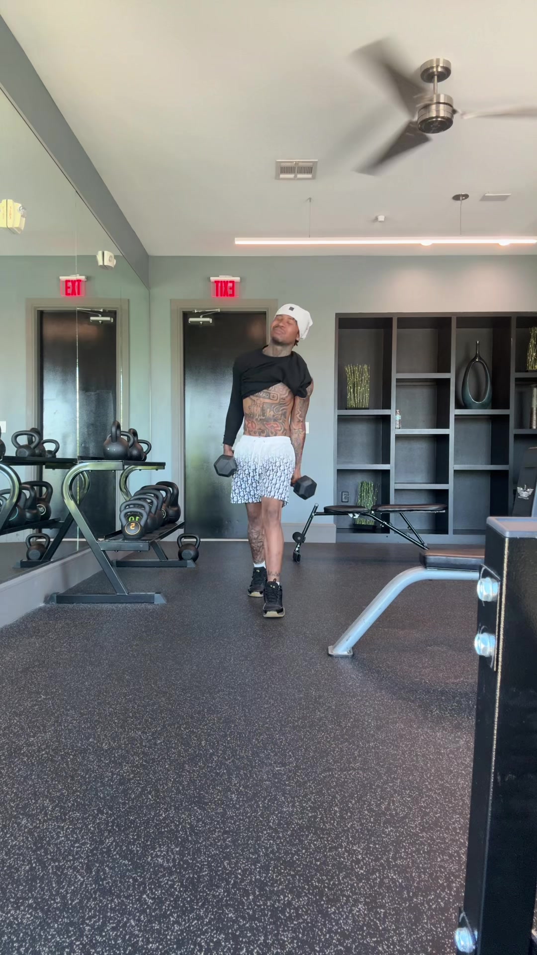 @famouscamm3
