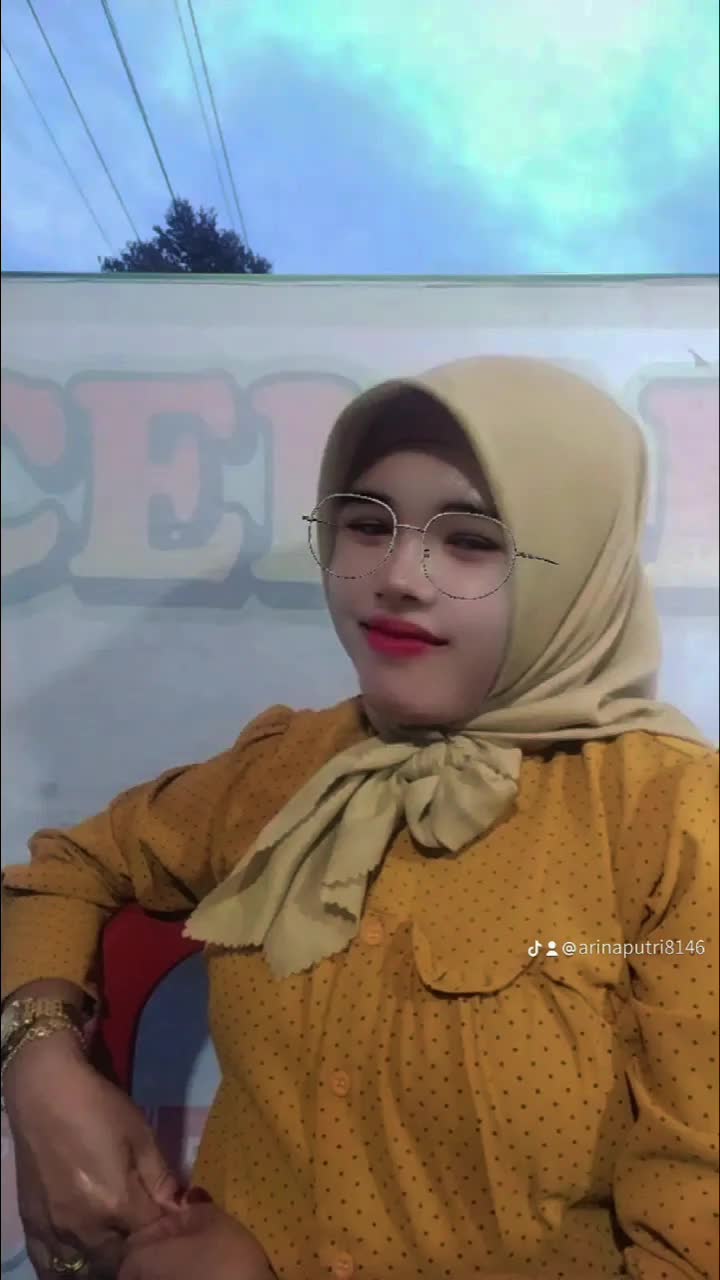 @arinaputri8146