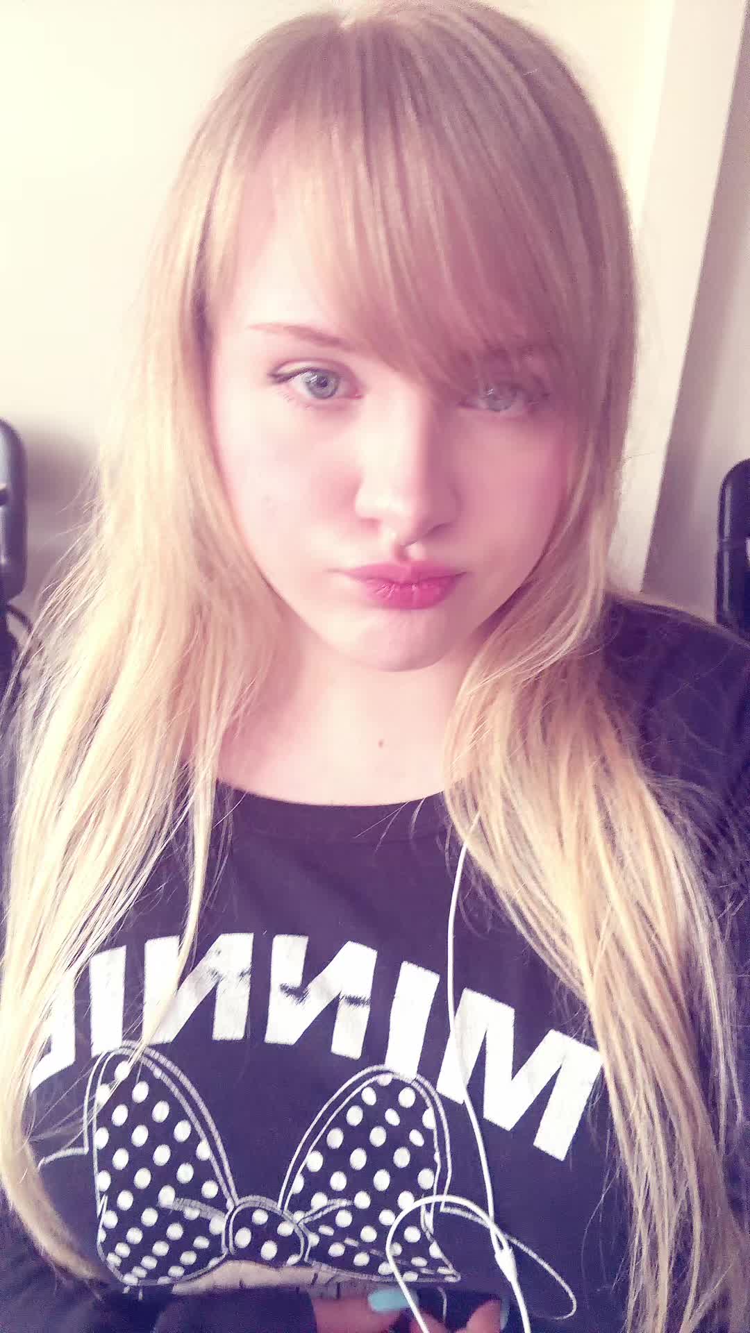 @randomcoolfriendonline