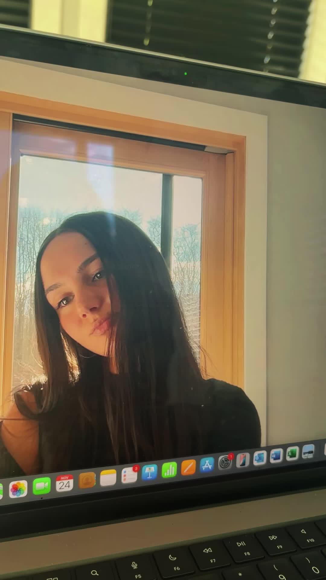 @bellaamarks