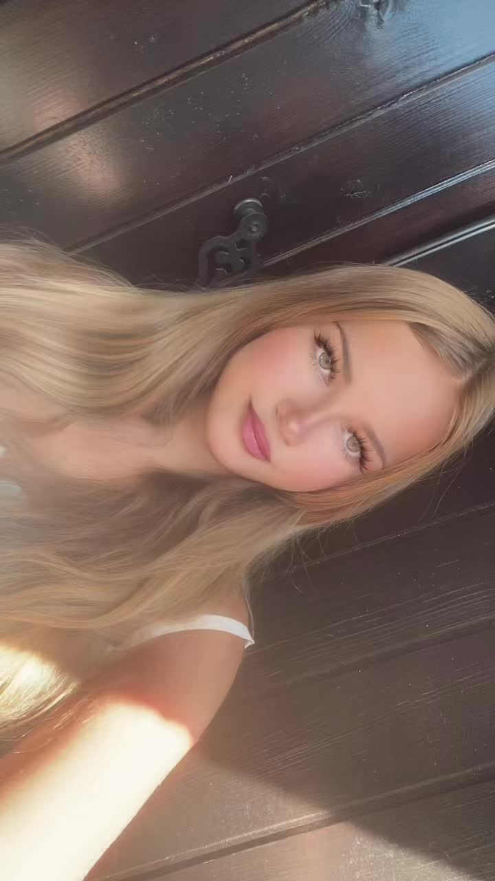 @✧・゚: ✧ 𝓑𝓵𝓸𝓷𝓭𝓲𝓮 ✧:・゚