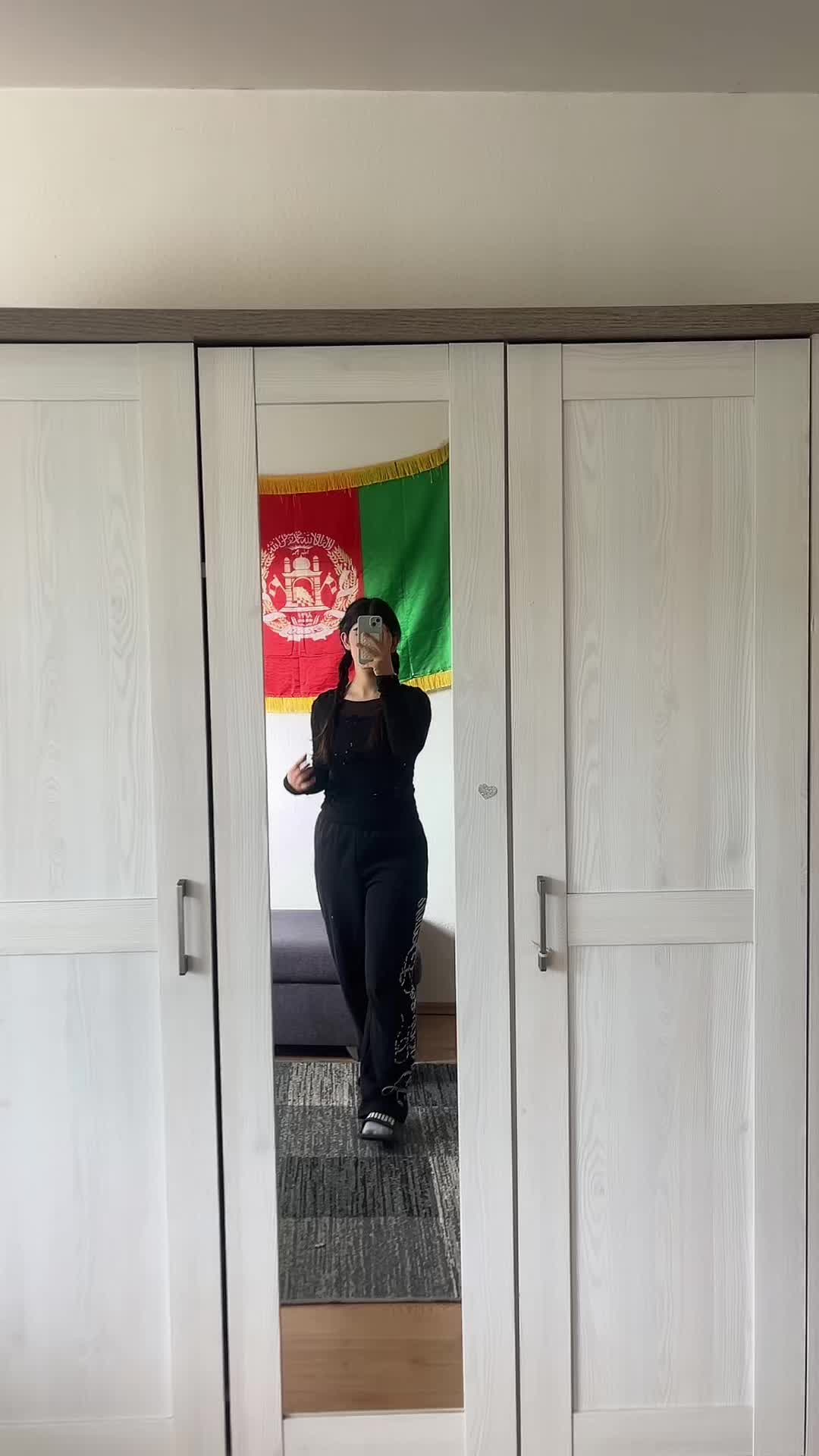 @AᖴGᕼᗩᑎ Sᗩᖇᗩᕼ ❤️🇦🇫